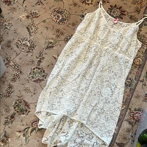 Victoria's Secret White Lace Cover Up-L